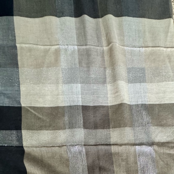 Luxury Grey/tan Scarf with Metallic Threads - Picture 14 of 15